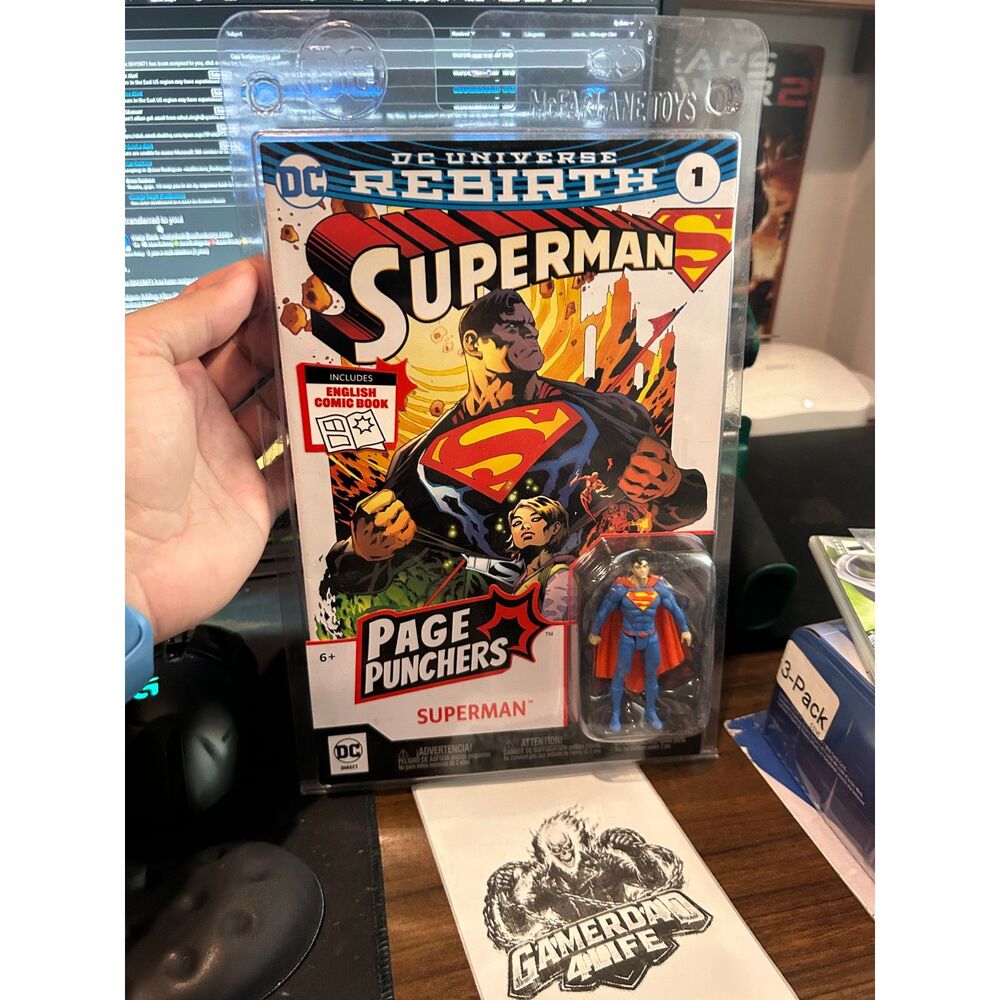 DC Universe Rebirth Page Punchers SUPERMAN 1st First Issue Comic Book w/ figure